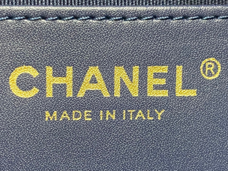 CHANEL 25C Hobo Bag