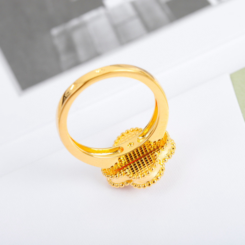 Van Cleef & Arpels Ring