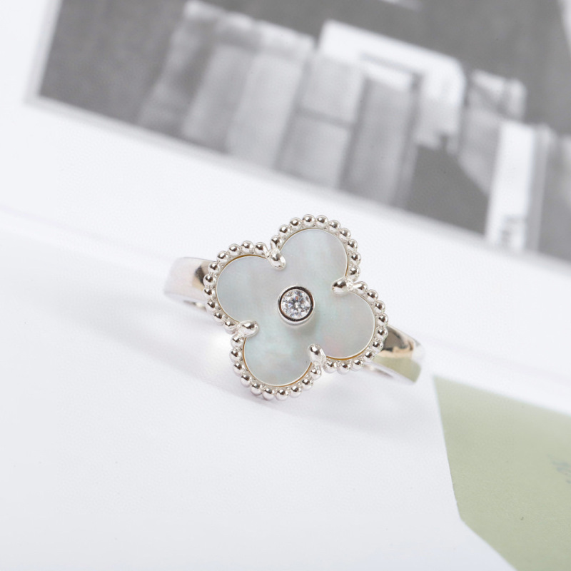 Van Cleef & Arpels Ring