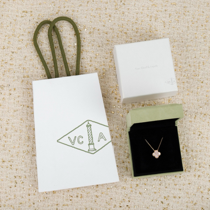 Van Cleef & Arpels Pendant