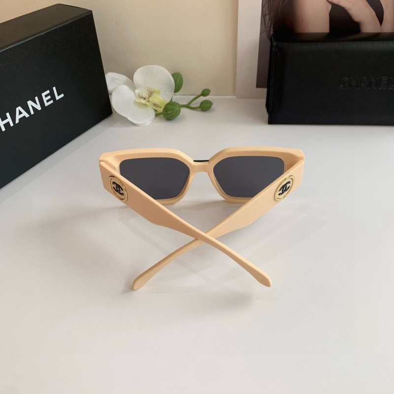 CHANEL Women's Fashion Sunglasses