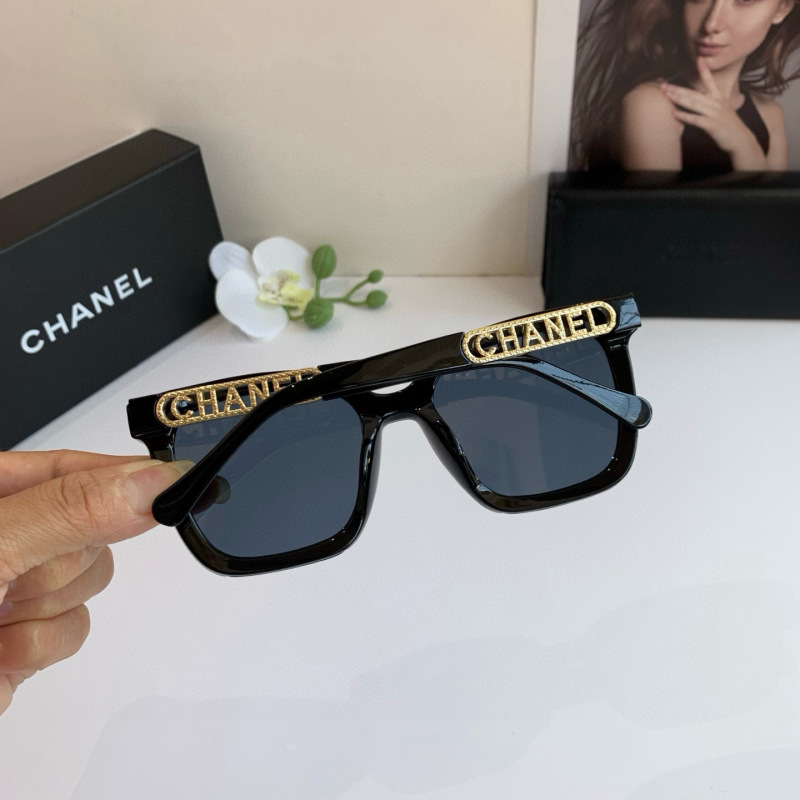 CHANEL Women's Fashion Sunglasses