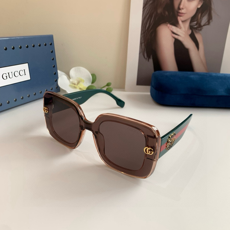 GUCCI Women's Fashion Sunglasses