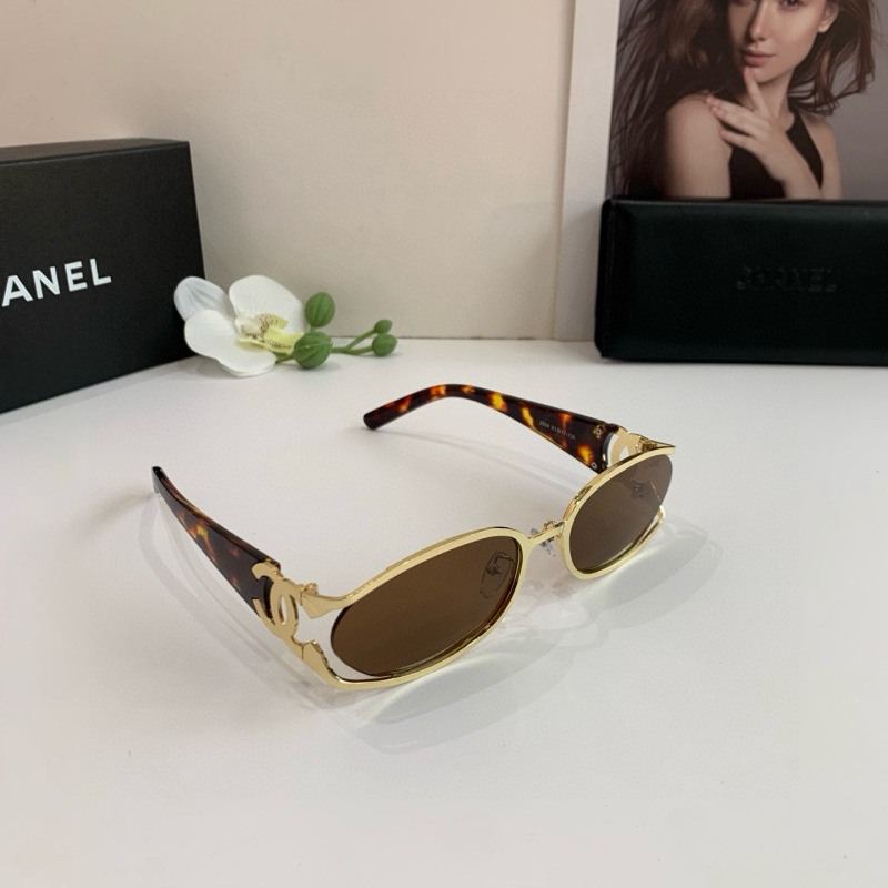 CHANEL Women's Fashion Sunglasses