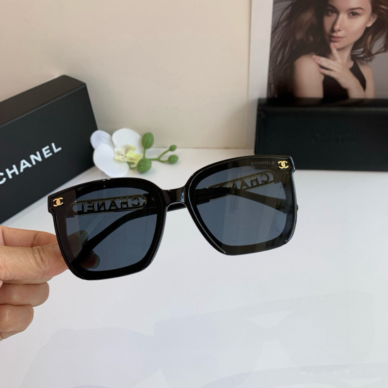 CHANEL Women's Fashion Sunglasses