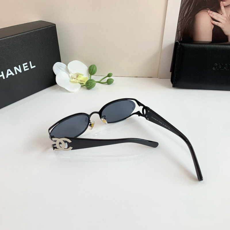 CHANEL Women's Fashion Sunglasses