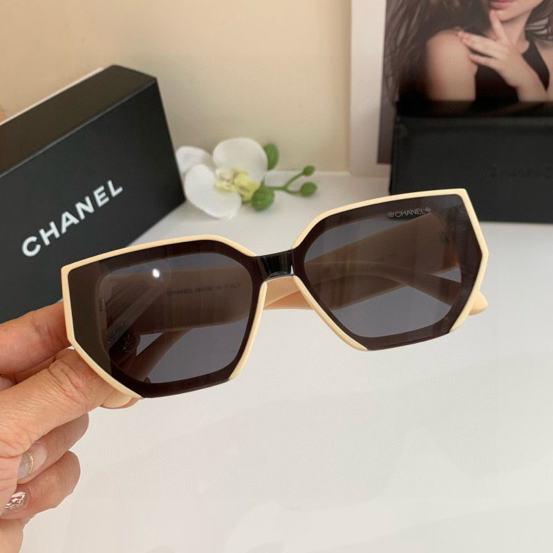 CHANEL Women's Fashion Sunglasses