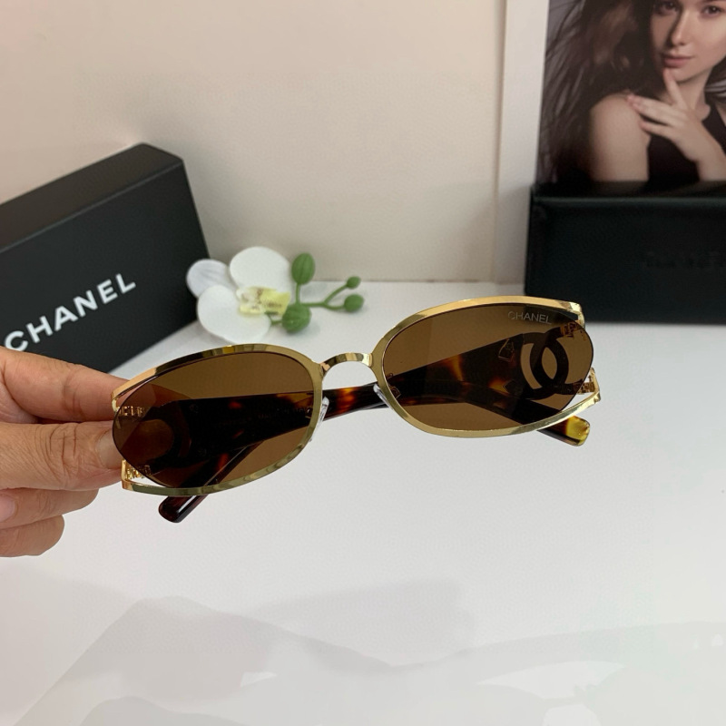 CHANEL Women's Fashion Sunglasses