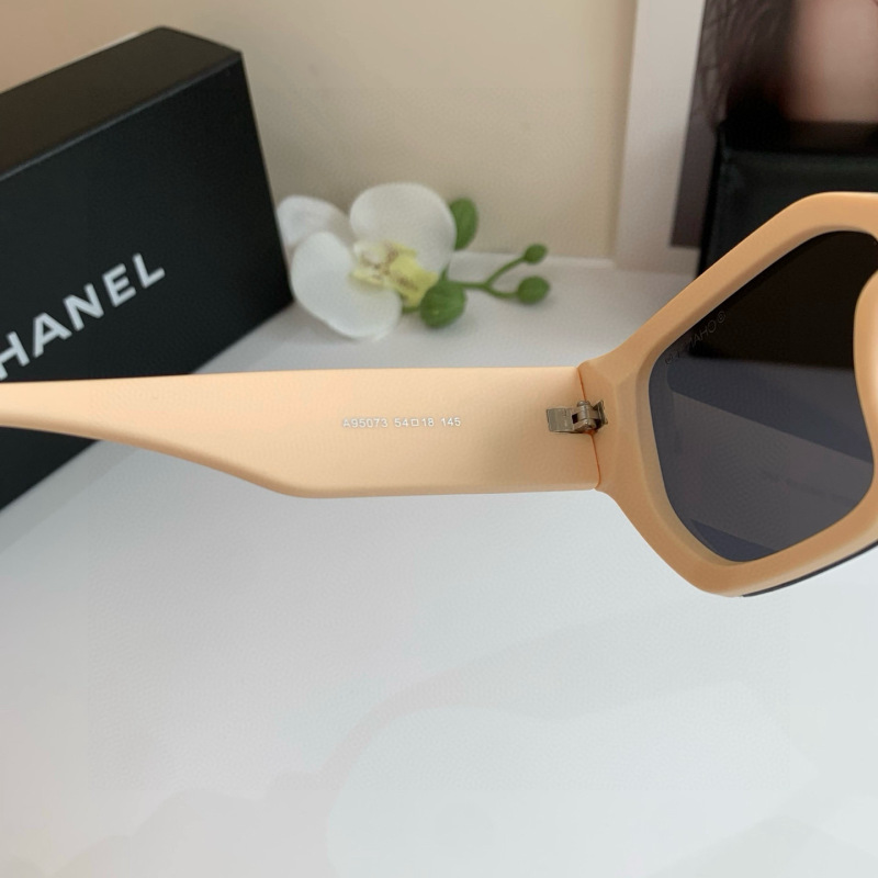 CHANEL Women's Fashion Sunglasses