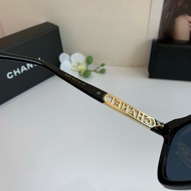 CHANEL Women's Fashion Sunglasses