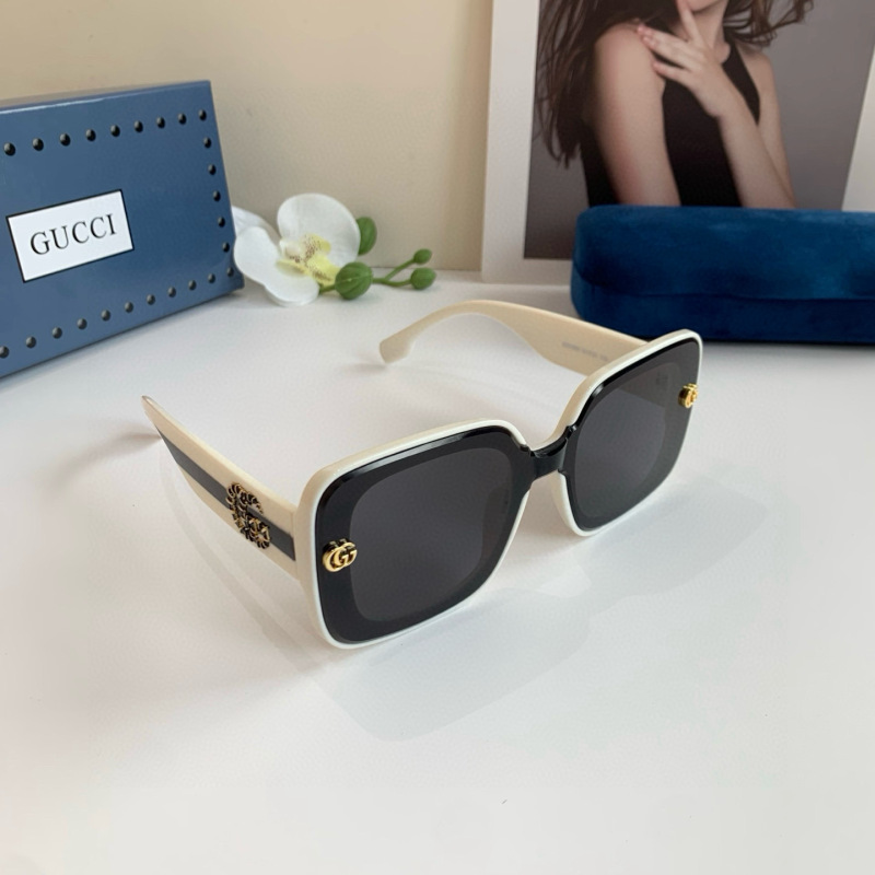 GUCCI Women's Fashion Sunglasses