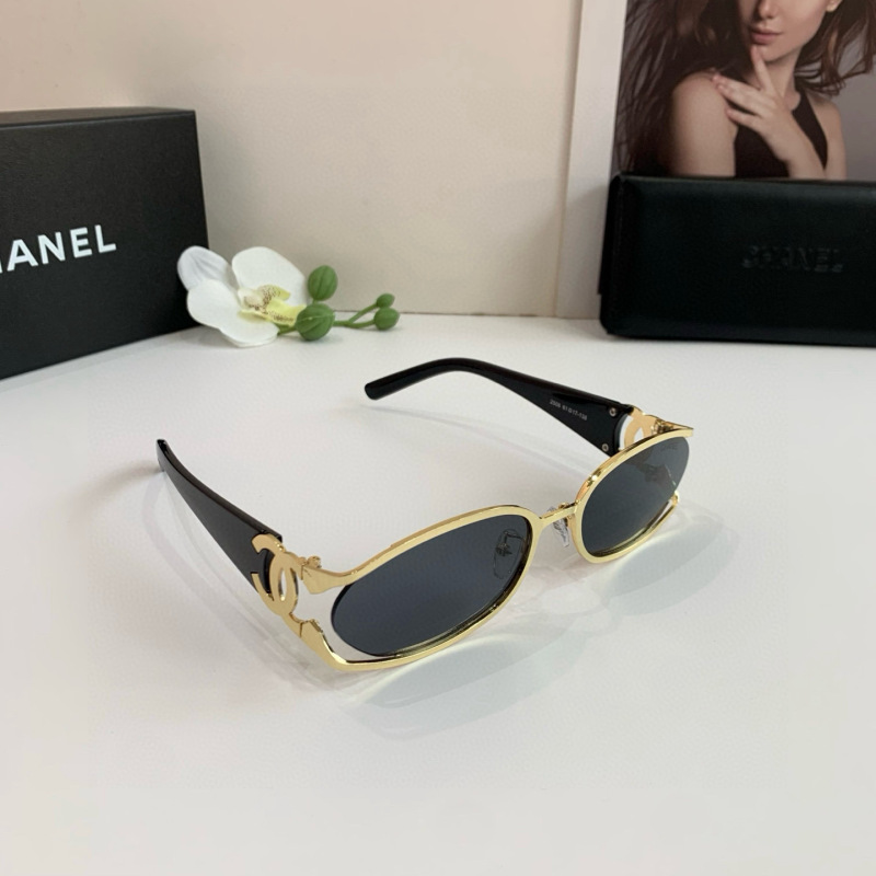 CHANEL Women's Fashion Sunglasses