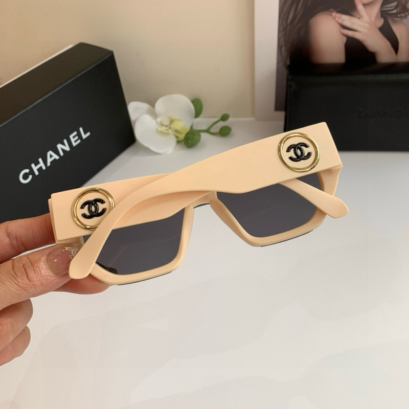 CHANEL Women's Fashion Sunglasses