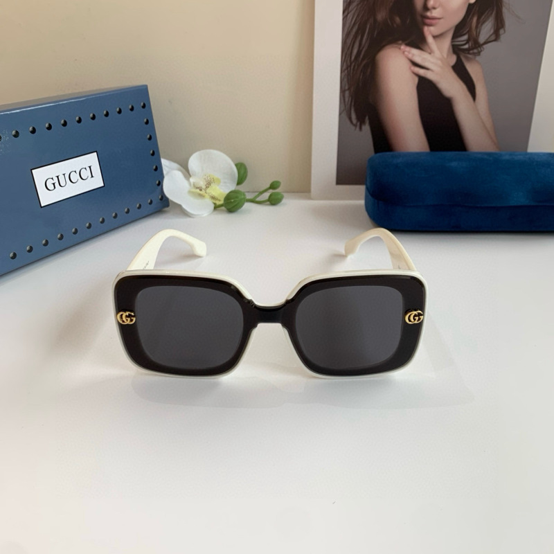 GUCCI Women's Fashion Sunglasses