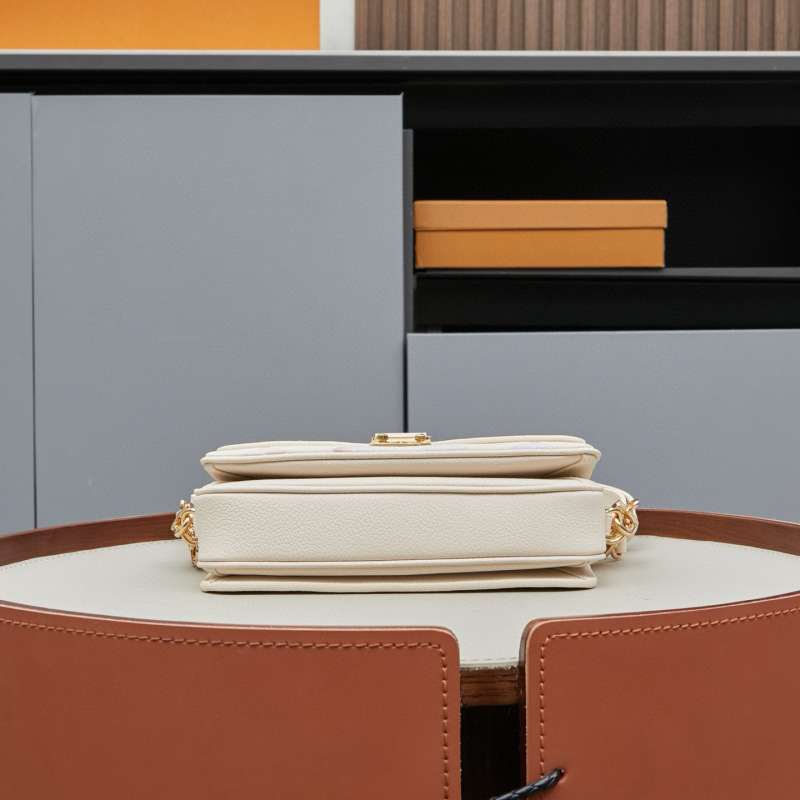 LV Pochette Métis East West Bag