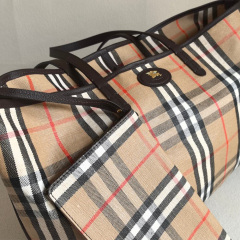 BURBERRY Medium Highlands Tote Bag