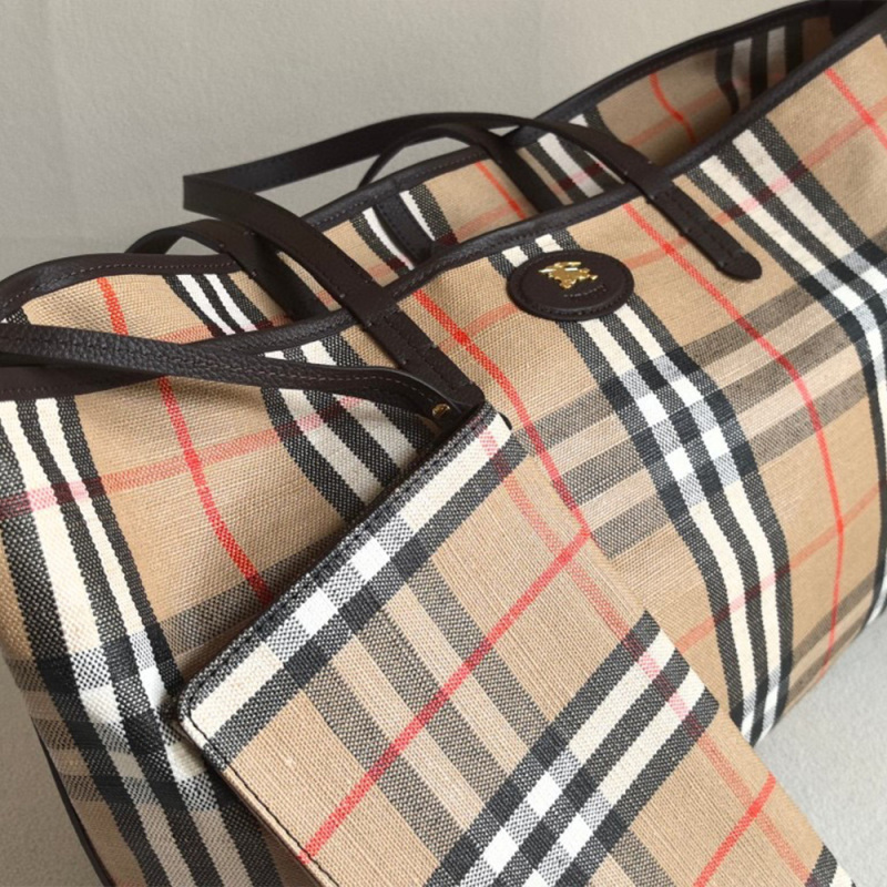 BURBERRY Medium Highlands Tote Bag