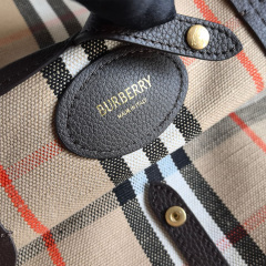 BURBERRY Medium Highlands Tote Bag