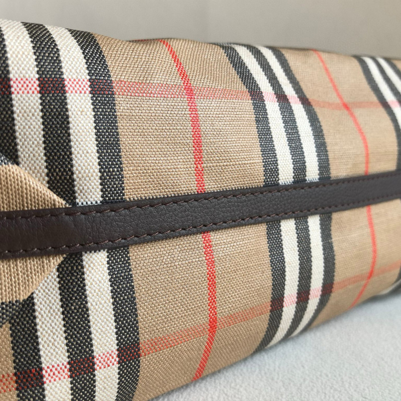 BURBERRY Medium Highlands Tote Bag