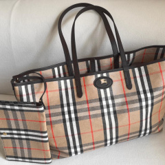 BURBERRY Medium Highlands Tote Bag