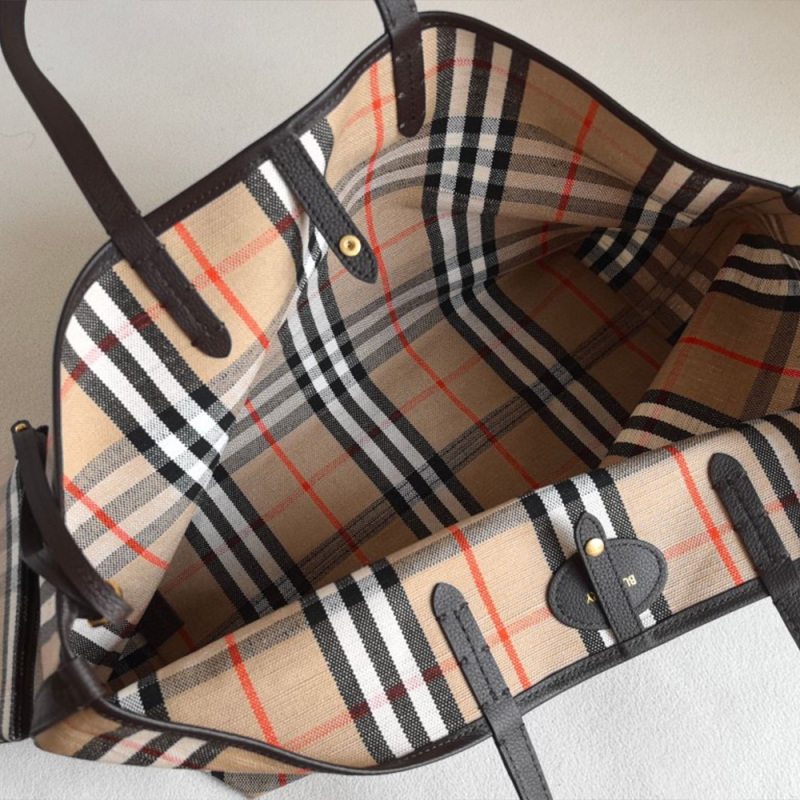 BURBERRY Medium Highlands Tote Bag