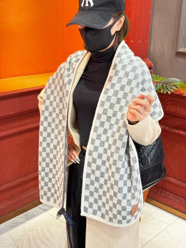 HERMES Cashmere Scarf