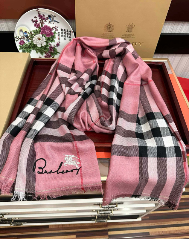 BURBERRY Scarf for Women