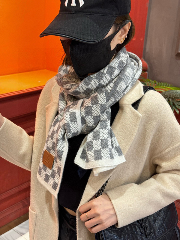 HERMES Cashmere Scarf