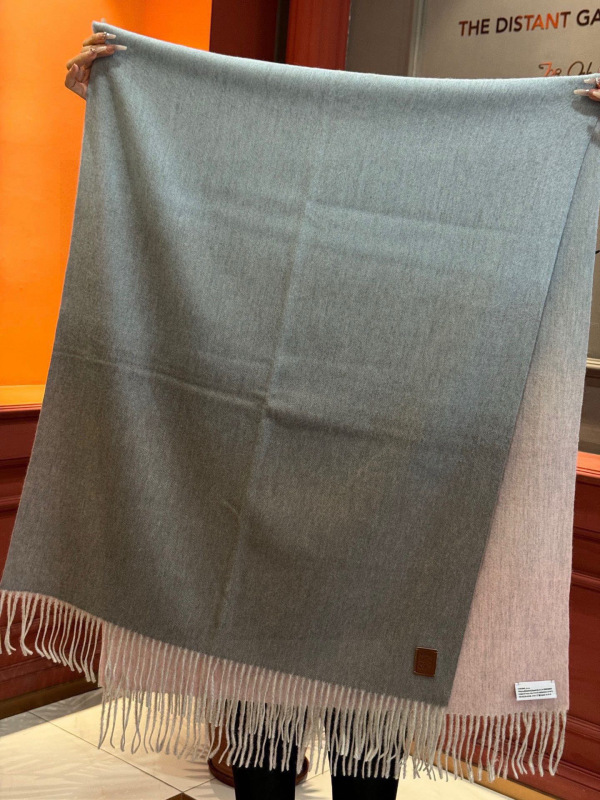 LOEWE Gradient Scarf
