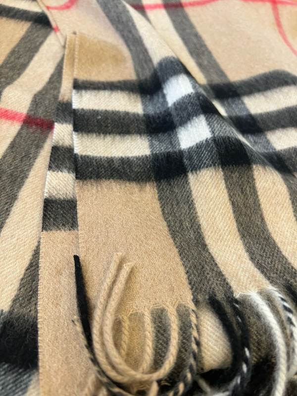 BURBERRY Scarf (100% cashmere)