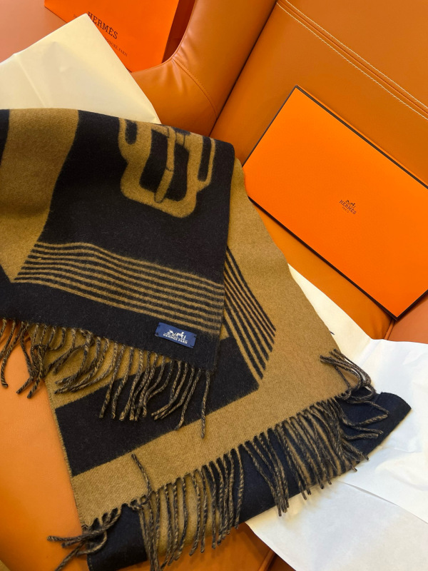 HERMES Scarf (100% cashmere)