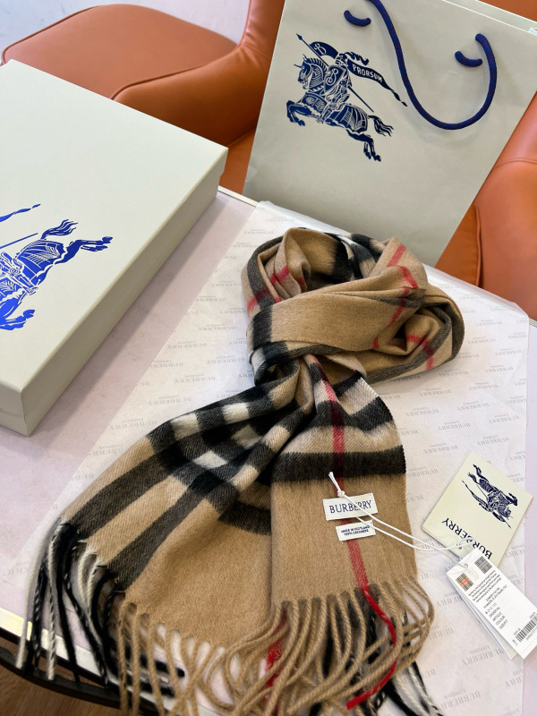 BURBERRY Scarf (100% cashmere)