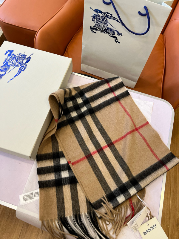 BURBERRY Scarf (100% cashmere)