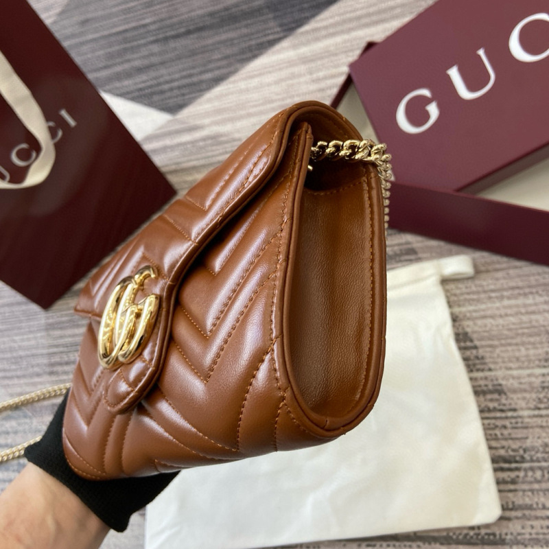 GUCCI GG Marmont wallet on chain