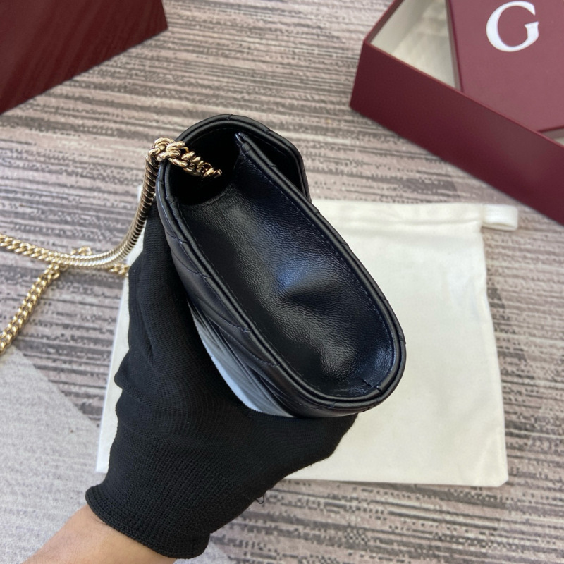 GUCCI GG Marmont wallet on chain