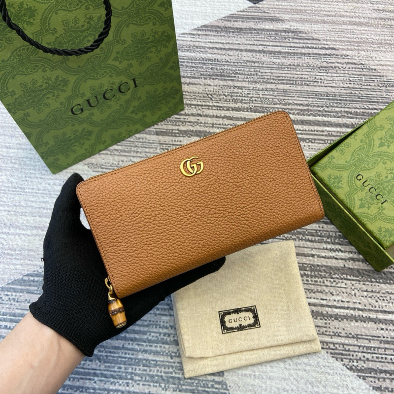 GUCCI Zip Around Wallet