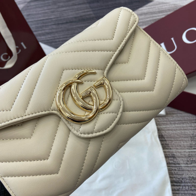 GUCCI GG Marmont wallet on chain