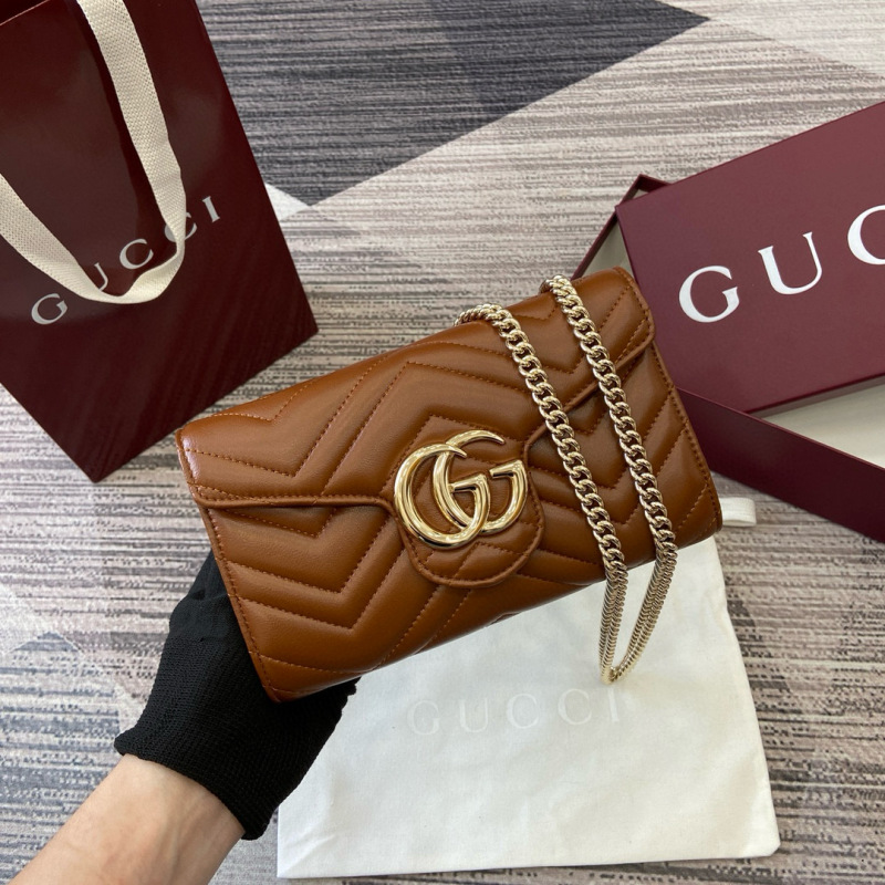GUCCI GG Marmont wallet on chain