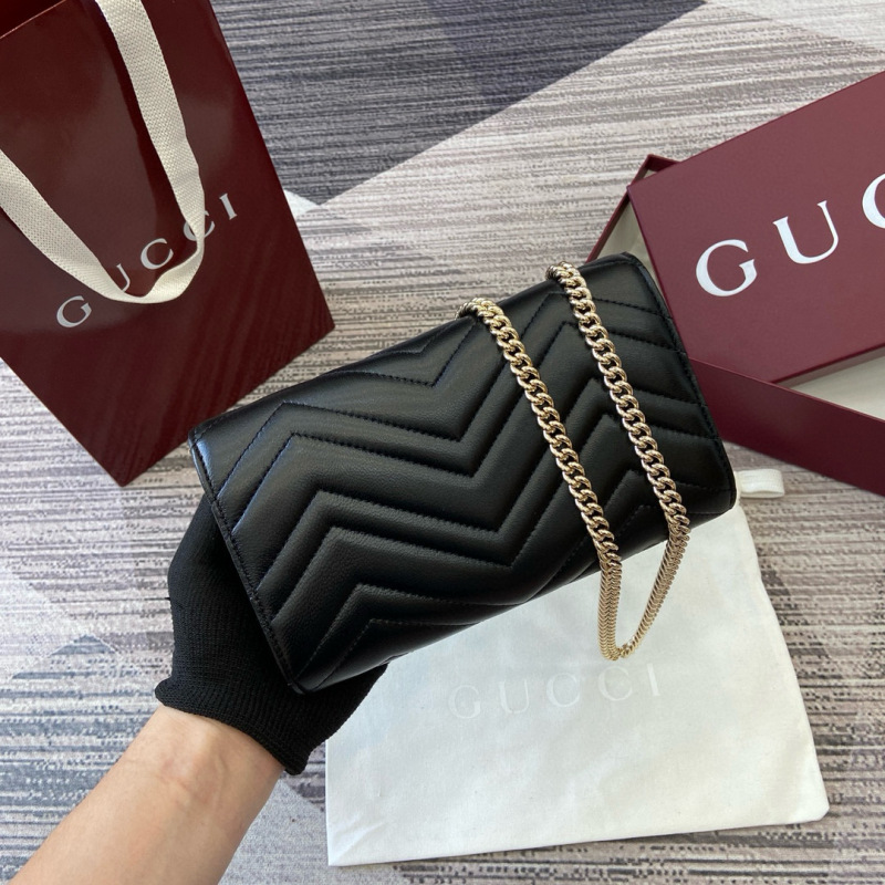 GUCCI GG Marmont wallet on chain