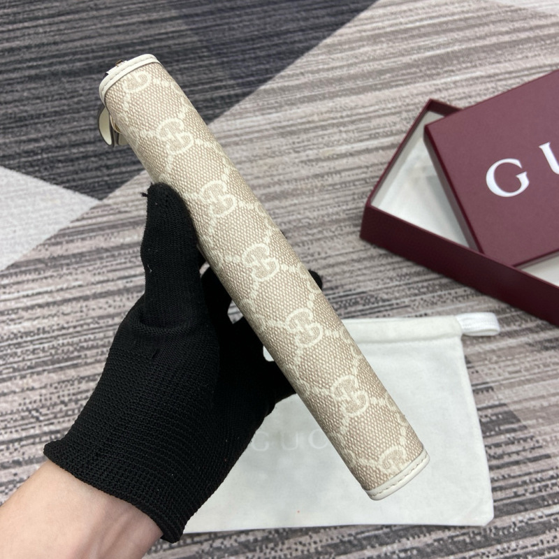 GUCCI GG Emblem zip around wallet