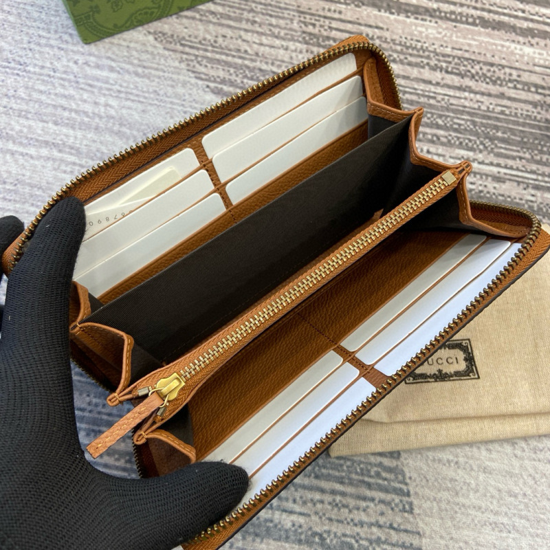 GUCCI Zip Around Wallet