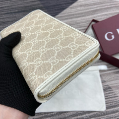 GUCCI GG Emblem zip around wallet