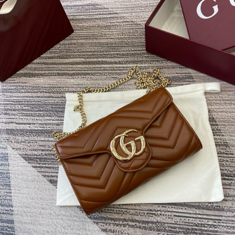 GUCCI GG Marmont wallet on chain