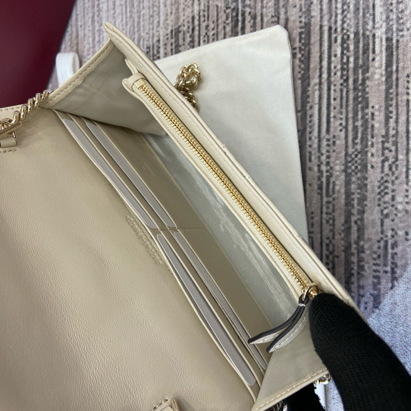 GUCCI GG Marmont wallet on chain