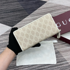 GUCCI GG Emblem zip around wallet