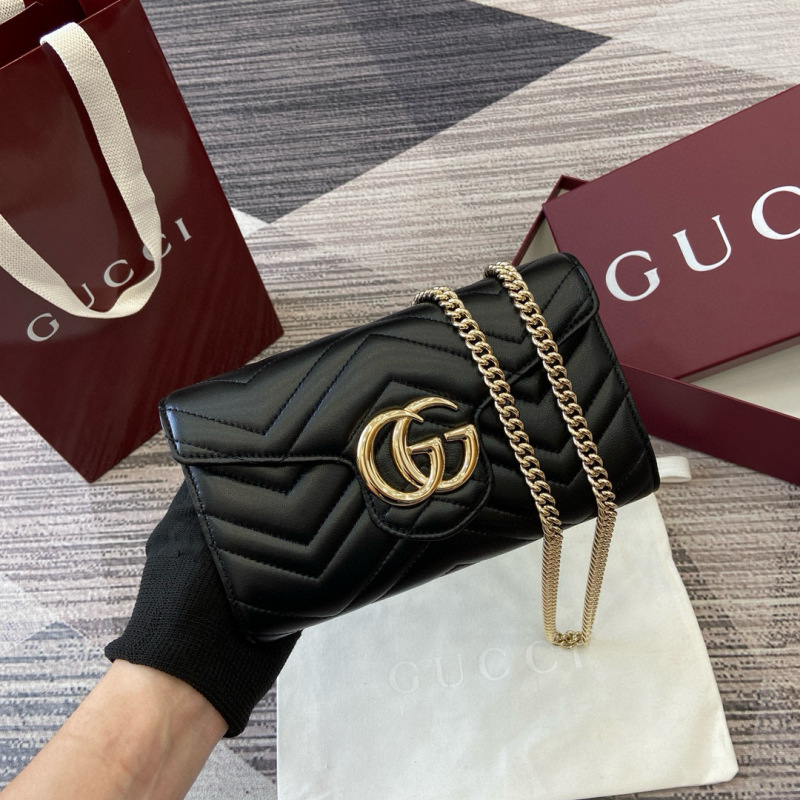 GUCCI GG Marmont wallet on chain