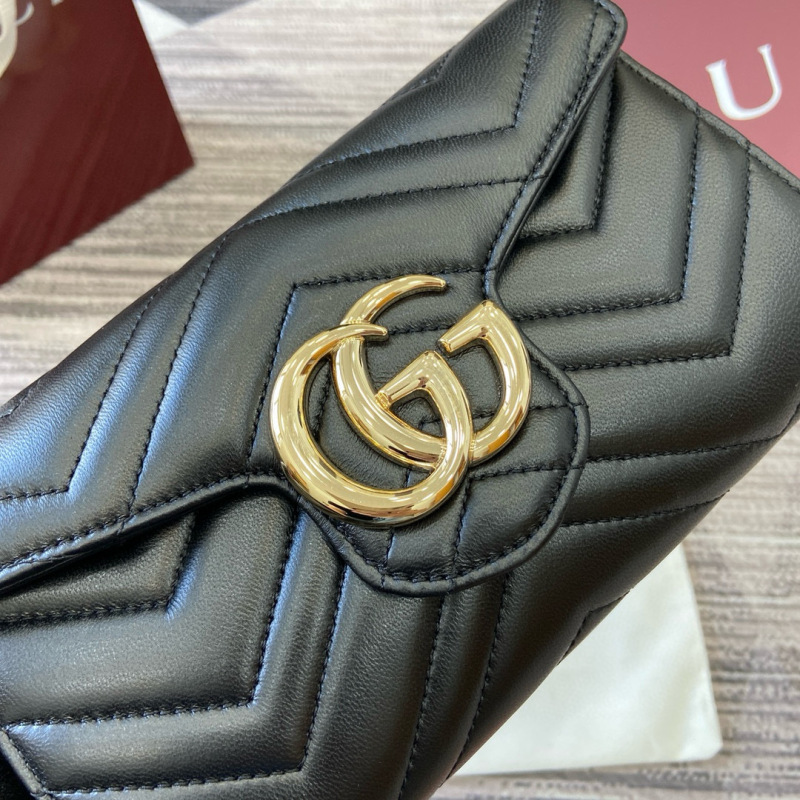GUCCI GG Marmont wallet on chain