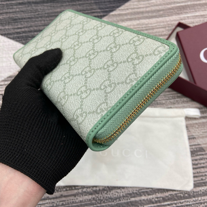 GUCCI GG Emblem zip around wallet