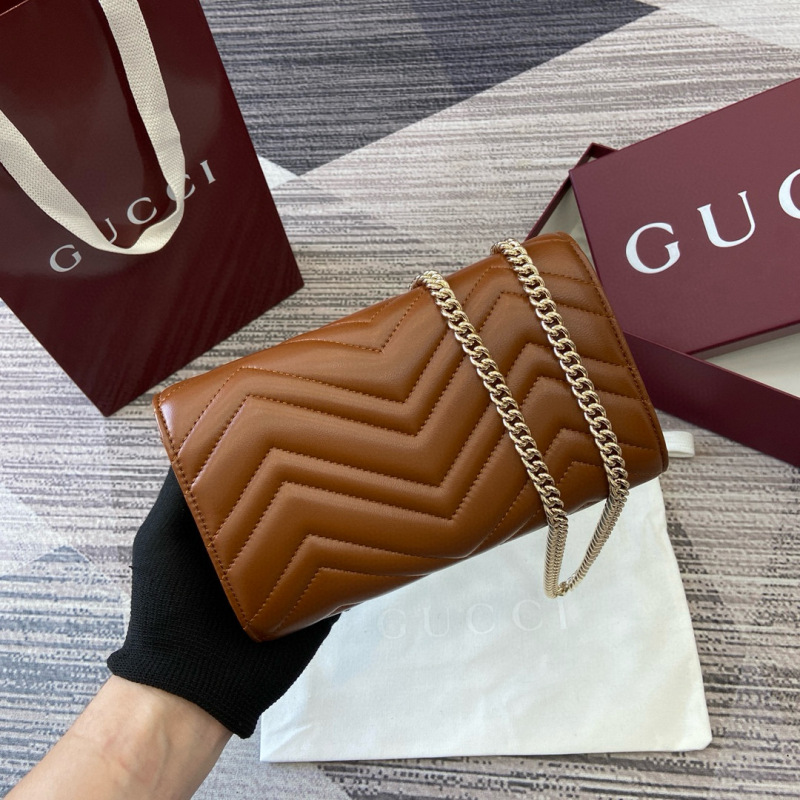 GUCCI GG Marmont wallet on chain
