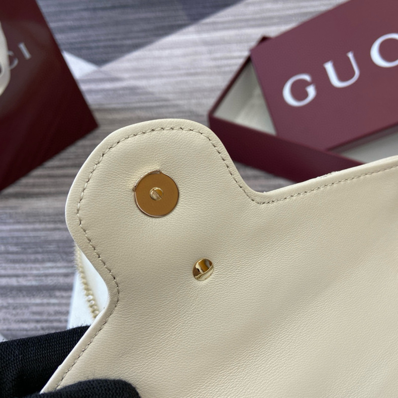 GUCCI GG Marmont wallet on chain